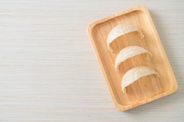 Taze yenebilir kuş yuvası ya da kırlangıç yuvası hammadde mutfağı sağlıklı yiyecekler için pahalı yiyecekler..