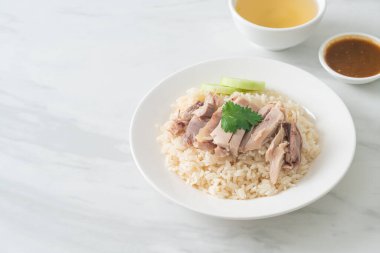 Tavuklu pilav ya da tavuklu pilav - Asya usulü.