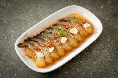 Kore usulü karides turşusu ya da Kore Soya soslu karides Asya usulü