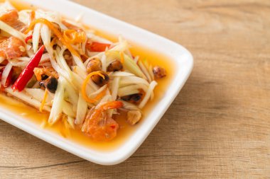 Som Tum - Baharatlı papaya salatası - Tayland yemeği tarzı