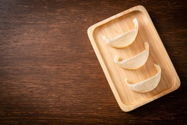 Taze yenebilir kuş yuvası ya da kırlangıç yuvası hammadde mutfağı sağlıklı yiyecekler için pahalı yiyecekler..