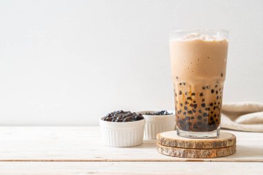 Kabarcıklı Tayvan sütlü çayı - popüler Asya içeceği