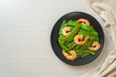 Karidesli Kızarmış Yeşil Bezelye Ev Yapımı Yemek Stili