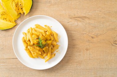 kabaklı makarna alfredo sosu - vejetaryen ve vejetaryen yemek tarzı