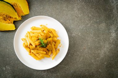 kabaklı makarna alfredo sosu - vejetaryen ve vejetaryen yemek tarzı