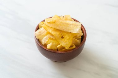 Çıtır muz cipsi. Kızarmış ya da dilimlenmiş muz.