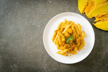 kabaklı makarna alfredo sosu - vejetaryen ve vejetaryen yemek tarzı