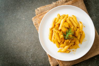 kabaklı makarna alfredo sosu - vejetaryen ve vejetaryen yemek tarzı