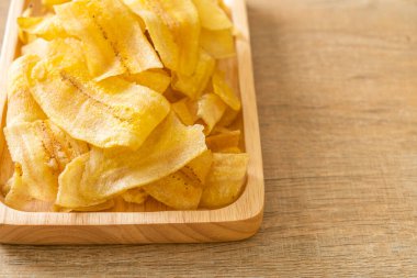 Çıtır muz cipsi. Kızarmış ya da dilimlenmiş muz.