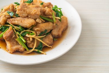 Çin kereviziyle Kızarmış Balık - Asya usulü