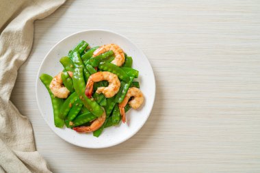 Karidesli Kızarmış Yeşil Bezelye Ev Yapımı Yemek Stili