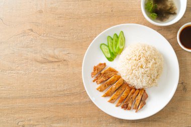 Grilled Chicken with Steamed Rice in Hainan style