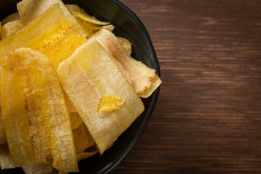 Çıtır muz cipsi. Kızarmış ya da dilimlenmiş muz.