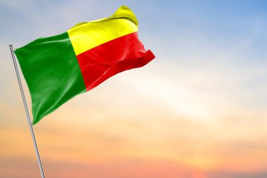 güneşli soyut gökyüzü ve mali ve senegal bayrakları