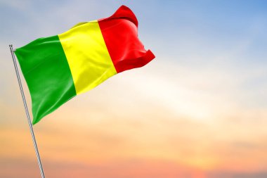 Senegal 'in güzel ulusal bayrağı. Uluslararası bağımsızlık gününde gün batımının tepesinde güzel bir kumaş..