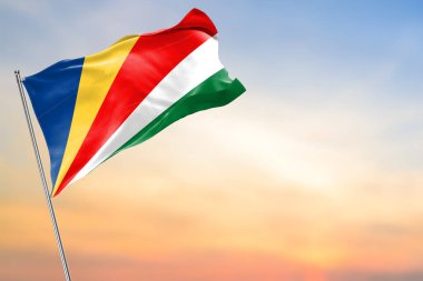 Güneşli mavi gökyüzü ve Seyşel bayrakları ve Kongo