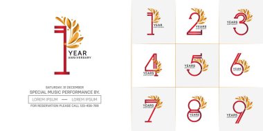 Özel kutlama etkinliği için altın süslemeli kırmızı logoti seti