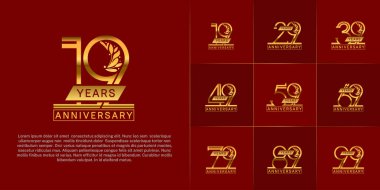 Özel kutlama etkinliği için süslemeli altın logoti seti