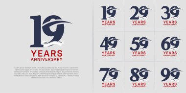 Kutlama için siyah renk, şiş ve beyaz kurdeleli yıldönümü logosu kullanılabilir.