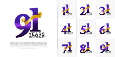 Altın kurdeleli Logotype mor renginde bir set özel gün kutlaması için kullanılabilir.