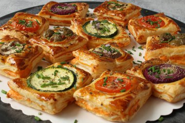 Sebzeli Puf Böreği Isırığı