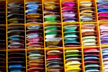 Hindistan 'da arka plan için ipek iplik dolu