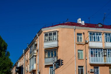 Pencereli eski bina. Yüksek kalite fotoğraf