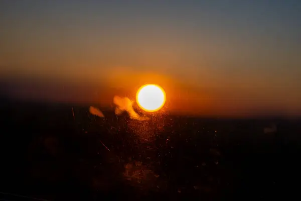 Akşam günbatımının güzel bir görüntüsü.