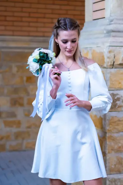 Gelin Gelinlik Düğün buketi ile