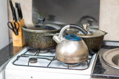 Mutfakta yemek pişirme süreci