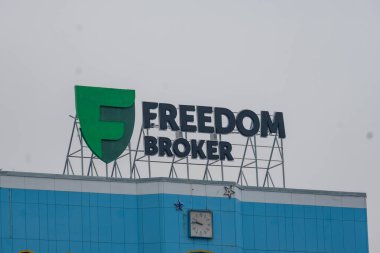 Karaganda, Kazakistan - 3.22.2025: Freedom Broker. Yüksek kalite fotoğraf