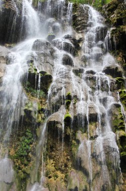 Cascada natura en Grutas de Tolantongo Hidalgo, Meksika