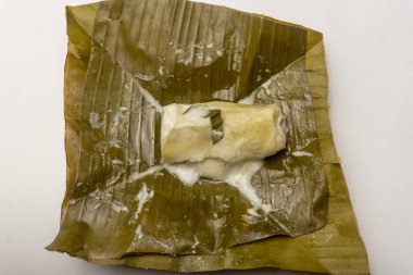 Mento ya da Bongko Mento, Jepara, Central Java 'dan geleneksel olarak pişirilmiş bir Endonezya pastasıdır. Muz yapraklarına sarılmış tavuk ya da biftekle doldurulmuş pirinç unundan yapılmış..