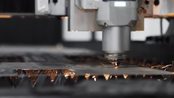 Modern Technological Cnc Cutting Power Action Metallic Horizontal Ironwork Object — Vídeo de Stock