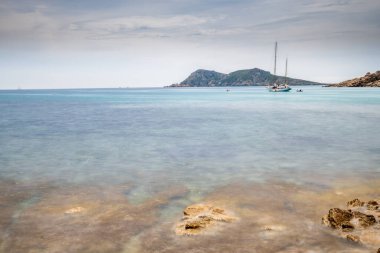 Gündüz Ramatuelle bir tekneyle