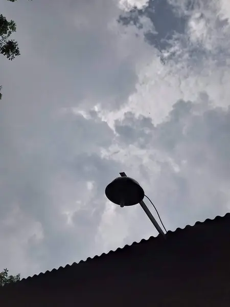 Bulutlu gökyüzündeki bulutların fotoğrafı