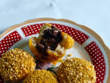 Atıştırmalık çikolatalı makarna keki.