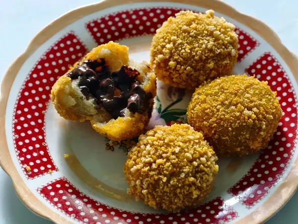 Atıştırmalık çikolatalı makarna keki.