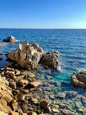 Kıyı şeridi, İspanya 'da taşlı deniz