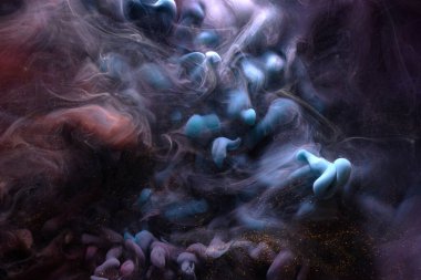 Çok renkli, ışıl ışıl, soyut arka plan, lüks, koyu altın dumanı, su altında akrilik boya patlaması, kozmik dönen mürekkep.