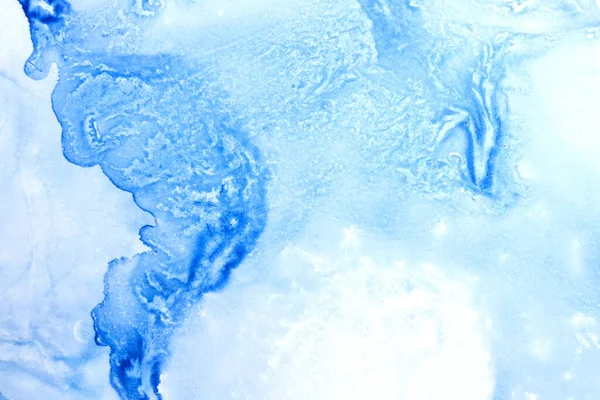 優しい青アルコールインク抽象的な背景 水彩画の波状の汚れ — ストック写真