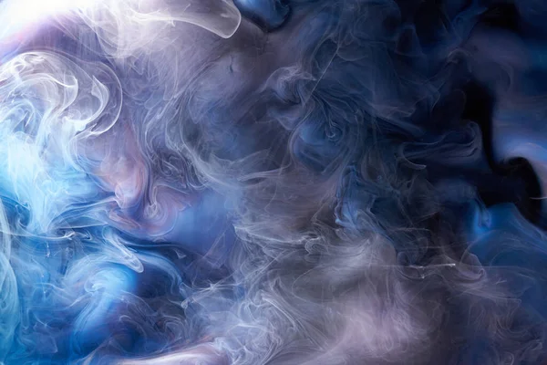 蓝色油墨的抽象背景 用于香水 化妆品的丙烯酸涂料背景 神秘的烟云 五彩斑斓的雾 — 图库照片