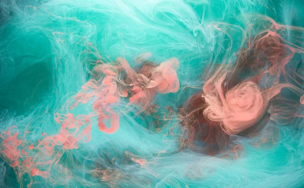 翡翠红油墨的抽象背景 用于香水 化妆品的丙烯酸涂料背景 神秘的烟云 五彩斑斓的雾 — 图库照片