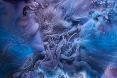 Mavi mürekkep soyut arka plan. Parfüm, nargile ve kozmetik ürünleri için akrilik boya arka planı. Gizemli duman bulutları, renkli sis