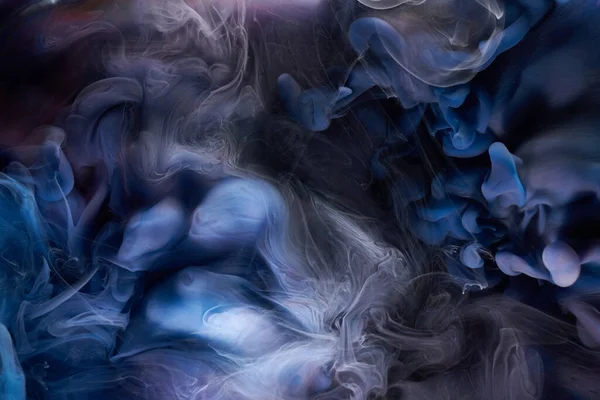 青インクの抽象的な背景 フック 化粧品のためのアクリル絵具の背景 神秘的な煙雲 カラフルな霧 — ストック写真