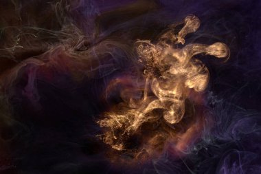 Çok renkli, ışıl ışıl, soyut arka plan, lüks, koyu altın dumanı, su altında akrilik boya patlaması, kozmik dönen mürekkep.