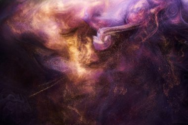 Leylak ışıltısı soyut arka plan, lüks altın dumanı, su altında akrilik boya patlaması, kozmik girdap mürekkebi