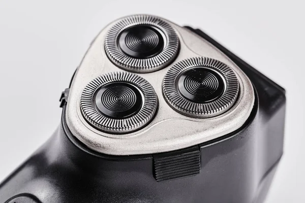 Fekete Férfi Elektromos Borotva Closeup Elszigetelt Fehér Háttér — Stock Fotó
