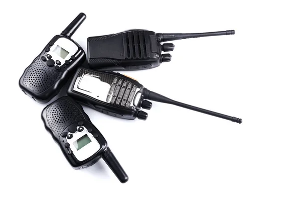 黑色矩形便携式设备 天线隔离在白色背景上 无线电收发报机 用于通信 收音机 对讲机 — 图库照片