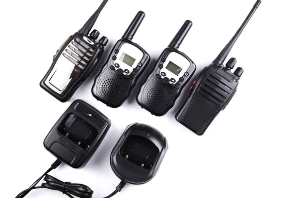 黑色矩形便携式设备 天线隔离在白色背景上 无线电收发报机 用于通信 收音机 对讲机 — 图库照片